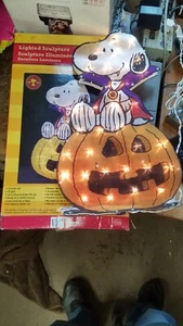 Escultura iluminada It's The Great Pumpkin Peanuts 19" fisgón Drácula en caja - Imagen 1 de 4