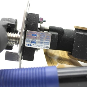 Válvula de mariposa Milwaukee HP1LCS4212 025 nueva - Imagen 1 de 3