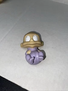 Vintage Rugrats Baby Dill Pickles Figur Spielzeugfigur Nickelodeon lila Schlafanzug - Bild 1 von 6