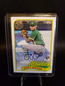 Actualización Topps 2024 AUTO 1989 35 aniversario Joey Estes RC 89BA2-JE Athletics - Imagen 1 de 2