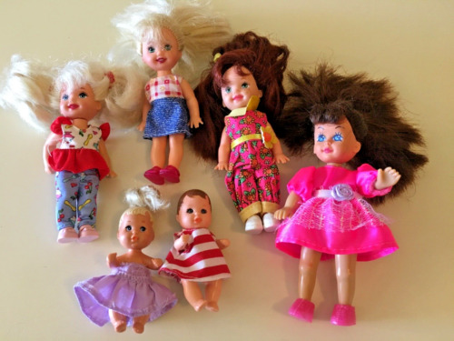 Lot of 26: 4 Barbie's sister Kelly & Friends + 2 baby Barbies + 20 pc clothing
