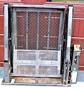 Braun Millennium Wheelchair Lift Model L955SE314248 - Complete - Picture 1 of 19