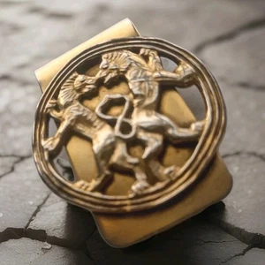 Metropolitan Museum of Art Leone d'oro rotondo fermasoldi Iran achemeniano MMA - Foto 1 di 15