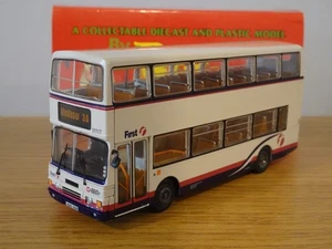BRITBUS FIRST LEEDS WEST YORKSHIRE SCANIA 113 ALEXANDER RH BUS MODEL R832 1:76 - Picture 1 of 3