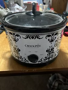 Crock Pot 4.5 Quart Slow Cooker Damask Pattern White SCR450-PT - Picture 1 of 5