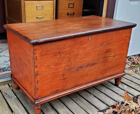 Antique 18th Century New England Pumpkin Pine Blanket Chest HIDDEN COMPARTMENT Cover