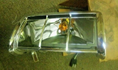 NOS 1973 1974 FORD THUNDERBIRD FRONT PARKING LIGHT ASSEMBLY RH D3SZ-13200-B - Image 1 of 3