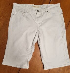 Levis Women's Bermuda Jean Shorts White Twill Red Tab Size 31 