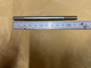 Yamaha  rd400  crankcase/ barrel stud - Picture 1 of 1