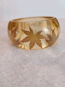 VTG NWOT LUCITE WIDE CLEAR BANGLE BRACELET 🍁 MAPLE LEAVES FALL AUTUMN - Picture 1 of 18