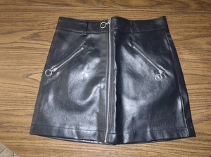 Forever 21 Women's Black Faux Leather Zipper Mini Skirt, Size S *New With Tags* - Picture 1 of 3