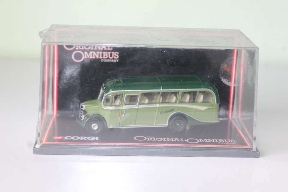CORGI OOC 1:76 BEDFORD OB COACH - SOUTHDOWN 42607 - Image 1 of 1