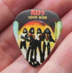 Kiss Love Gun Guitar Pick Lapel Pin or Tie Tack - Picture 1 of 2