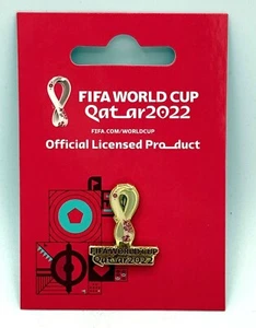 FIFA WORLD CUP 2022 QATAR GOLD 1.25" LOGO PIN NEW ON CARD FREE SHIPPING - Picture 1 of 2