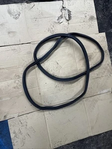 MK6 GOLF 5DOOR REAR BOOT RUBBER SEAL - Picture 1 of 2