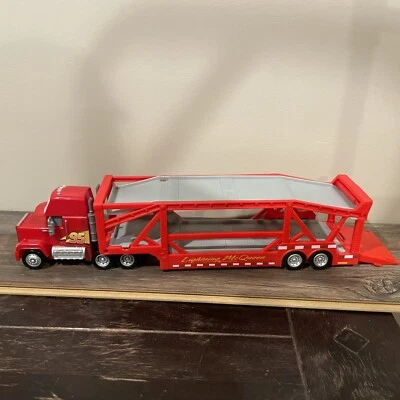 Remolque semirremolque Rust-eze Mack de Disney Cars Foto 1 de 4