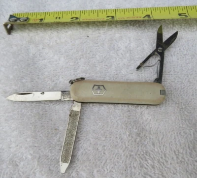 Navaja de Bolsillo Pequeña Blanca del Ejército Suizo-Victorinox Suiza-Edición Oficial- Foto 1 de 4