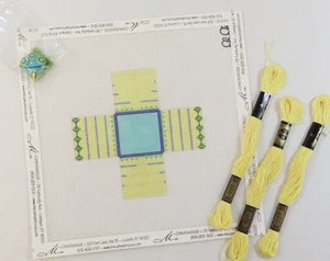 HANDPAINTED NEEDLEPOINT -Yellow Mini 3D Box (19) - Picture 1 of 1