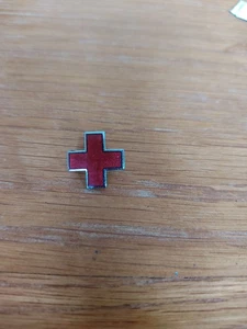 Vintage JR Gaunt Rotes Kreuz Emaille Pin Anstecker kleines Kreuz Plus - Bild 1 von 8