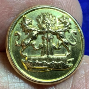 CECIL FAMILY ~ 2 LIONS with WHEAT on CHAPEAU 16mm LIVERY CUFF BUTTON c1925 NOS - Picture 1 of 6