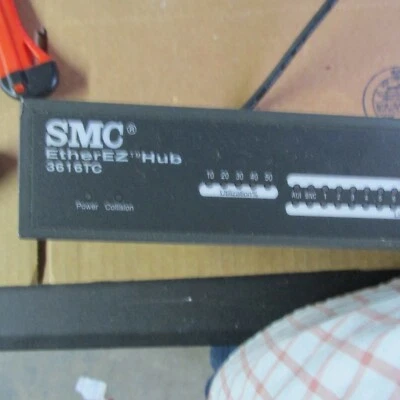 SMC NETWORKS 24-PORT EZ HUB MODEL 3616TC WITH POWER CORD - Image 1 of 3