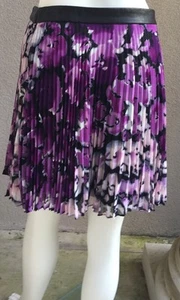 NWT BCBG Generation Woman Mini Pleated Skirt SZ 6 With Leather Belt - Picture 1 of 8