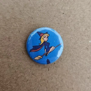 BEWITCHED Badge / Pin / Witches / Retro TV - Picture 1 of 2