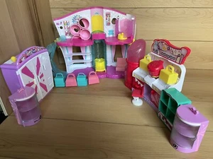 Shopkins Playsets  Makeup Spot  Boutique Wardrobe And Extra - Picture 1 of 9