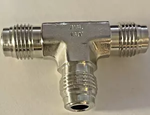 Parker 4-4-4 Mt-Ss 1/4" Mnpt 316 Ss Tee - Picture 1 of 8