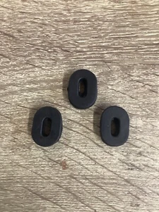 Side Panel Rubber Grommets - SUZUKI TYPE (SET OF 3) 22mm X 16mm External Size - Picture 1 of 4
