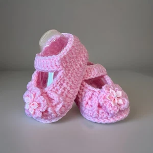 Crochet Handmade Baby Girl Booties Shoes Slippers NB 0-3 Months Pink - Picture 1 of 3
