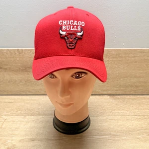 Chicago Bulls Hat Cap Snap Back Red White NBA Basketball Mitchell Ness - Picture 1 of 14