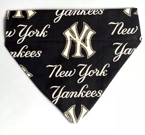 Over Collar Slide On Pet Dog Cat Bandana NEW YORK YANKEES Baseball MEDIUM - Picture 1 of 1