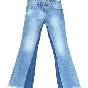 Hidden Jeans Two Tone Cropped Bell Bottom Flared Jeans Size 25 - Picture 1 of 5