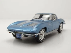 Modellino auto Chevrolet Corvette Stingray C2 1963 blu chiaro metallizzato 1:24 scatola bianca - Foto 1 di 8
