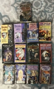 Lot of 13 MERCEDES LACKEY/ANDRE NORTON paperback books D&D DAW/TOR FANTASY - Imagen 1 de 4