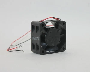 NMB-MAT 1608KL-05W-B69 40x40x20mm 24V 3-pinowy wentylator chłodzący bezszczotkowy 1 szt. - Zdjęcie 1 z 4