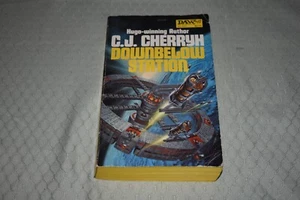 Downbelow Station by C.J. Cherryh (1st Edition/First Printing, signed/inscribed) - Foto 1 di 8