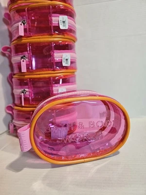 NOVA BOLSA DE BELEZA MAQUIAGEM TRANSPARENTE ROSA GELÉIA BATH & BODY WORKS BOLSA COSMÉTICA CLUTCH - Imagem 1 de 4