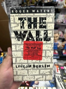 *SEALED* PINK FLOYD THE WALL LIVE IN BERLIN VHS ROGER WATERS - Picture 1 of 6
