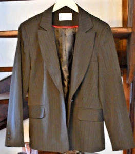 Damen schwarze E-Vie Jacke mit dezenten Linien. Größe 14. Schwarzes Futter - Bild 1 von 2