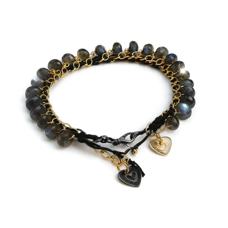 Браслет с брелоками в виде сердца ручной работы с лабрадоритом и золотой цепочкой — регулируемый — - Изображение 1 из 1