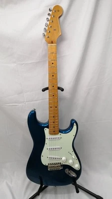 FENDER STRATOCASTER guitare électrique type stratocaster - Photo 1/4