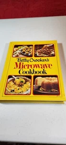 Vintage 1981 Betty Crocker's Microwave Cookbook Hardcover  - Bild 1 von 12