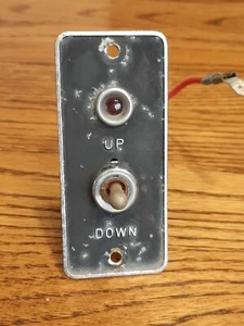 Vintage Up Down Accessory Plate Toggle Warning Light 1966 Chrysler Marine Stern - Bild 1 von 6