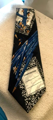 Designs by A. Rogers - Corbata Cuaderno Composición Lápices Azules Foto 1 de 2