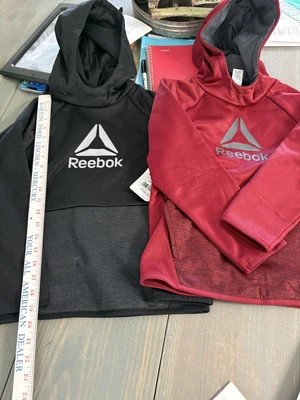 Lote de 2 sudaderas con capucha Reebok Boys S 6/7 nuevas con etiquetas E-14 Foto 1 de 4