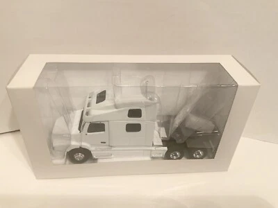 1/43 Eligor Prime Mover Truck Volvo 770 white 112050 - Image 1 of 3
