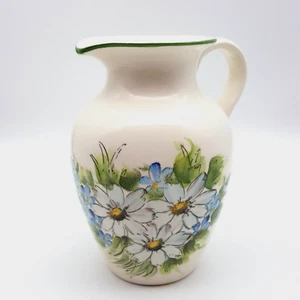 Jarrón jarra floral margarita azul cerámica blanca de colección pintado a mano de Brasil 7" T - Imagen 1 de 11