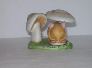 FRANKLIN MINT PORCELAIN HAND PAINTED "WOODLAND SURPRISE - MOUSE" 1984 - Picture 1 of 6